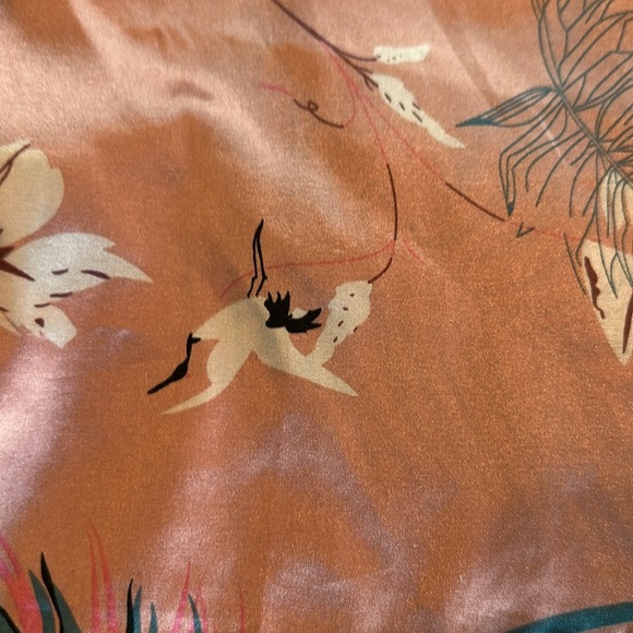 Woman’s Floral Satin Pajama Set  top and shorts size Large Peach color - Picture 6 of 16